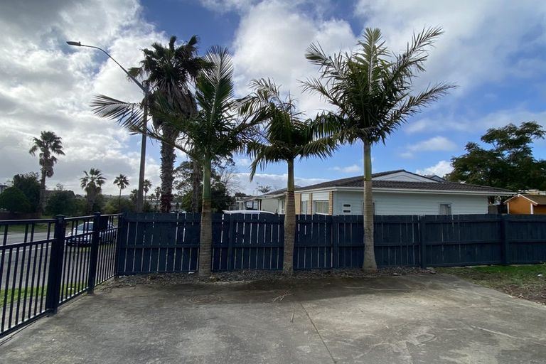 Photo of property in 36 Caribbean Drive, Unsworth Heights, Auckland, 0632