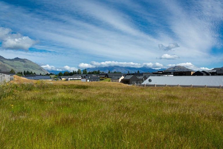 Photo of property in 6 Durry Lane, Wanaka, 9305