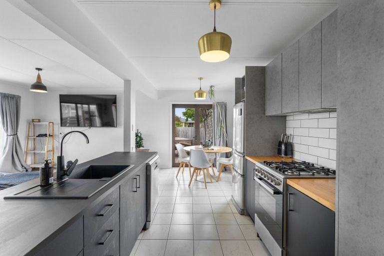 Photo of property in 127 Queen Street West, Levin, 5510