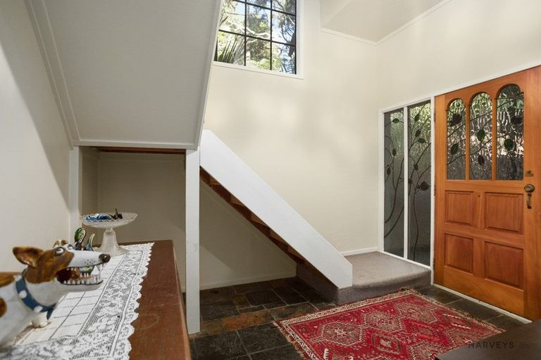 Photo of property in 208 Woodlands Park Road, Titirangi, Auckland, 0604