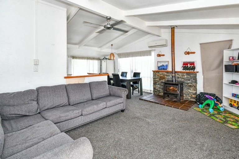 Photo of property in 13 Lismore Place, Papatoetoe, Auckland, 2025