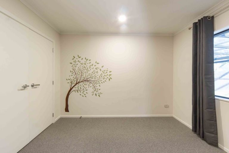 Photo of property in 35 Whitney Place, Rototuna North, Hamilton, 3210