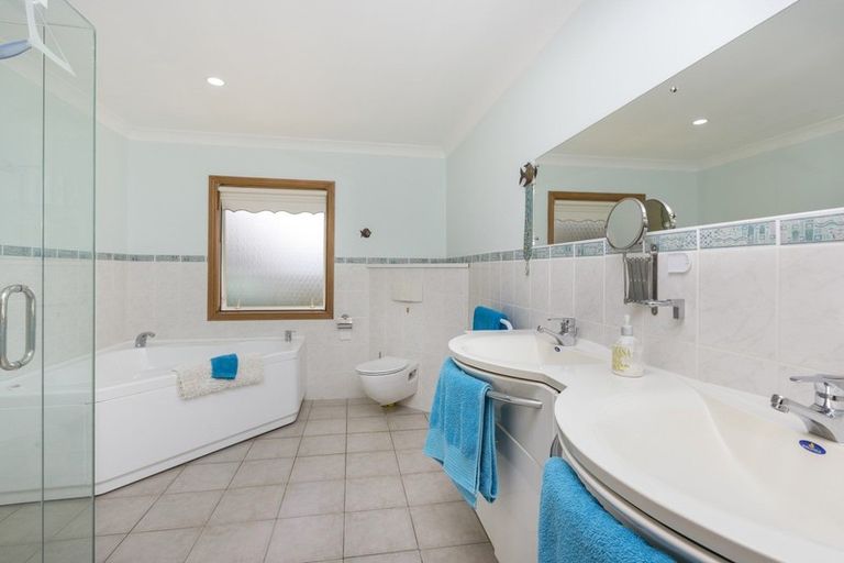 Photo of property in 2 Kauri Drive, Sandspit, Warkworth, 0982