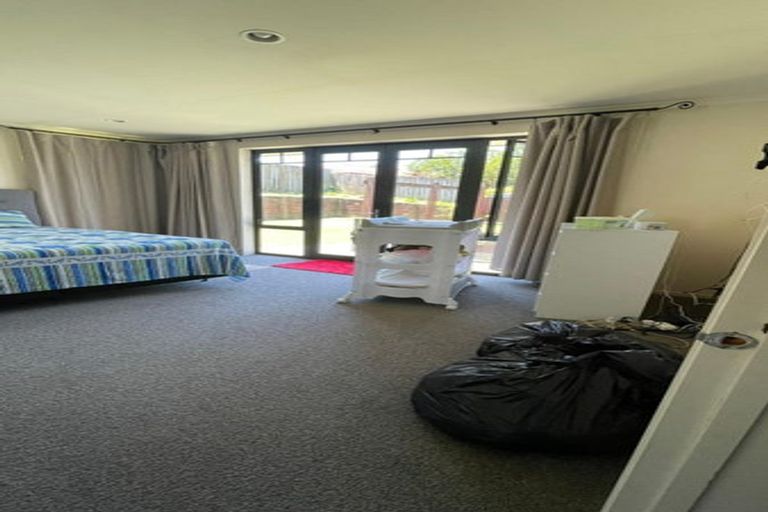 Photo of property in 13 De Havilland Drive, Goodwood Heights, Auckland, 2105