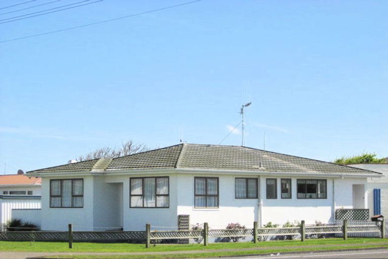 Photo of property in 64 Puriri Street, Gonville, Whanganui, 4501