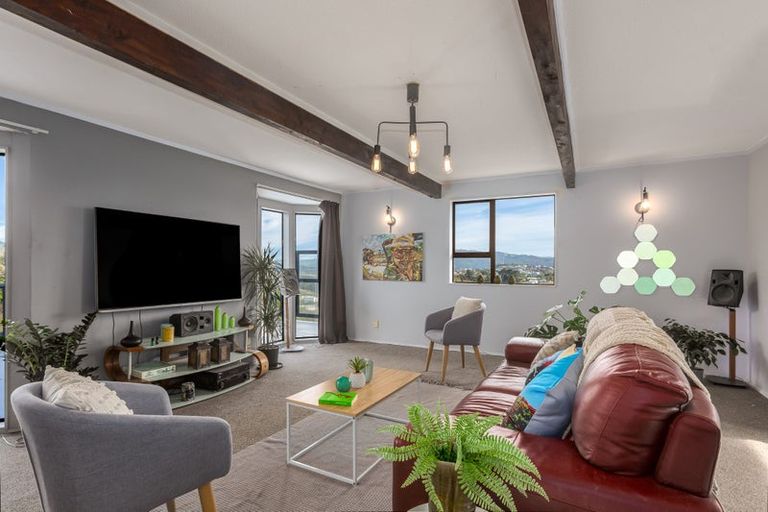 Photo of property in 14 Staysail Place, Whitby, Porirua, 5024