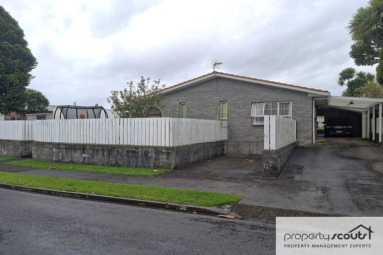 Photo of property in 72 Manu Crescent, Upper Vogeltown, New Plymouth, 4310