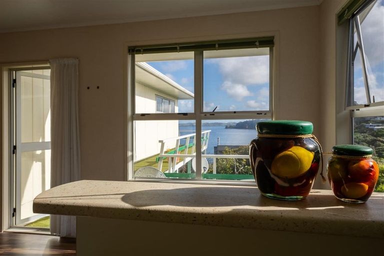 Photo of property in 28 Barrier View Road, Leigh, 0985