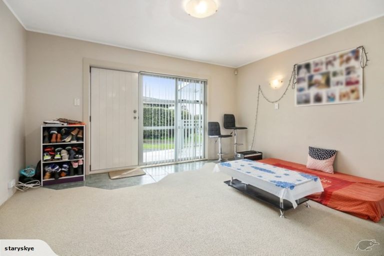 Photo of property in 11a Rapallo Place, Farm Cove, Auckland, 2012