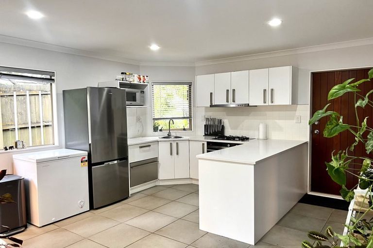 Photo of property in 24 George Deane Place, Greenhithe, Auckland, 0632