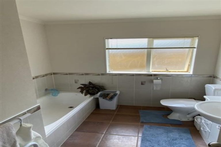 Photo of property in 39 Blackwood Drive, Wattle Downs, Auckland, 2103