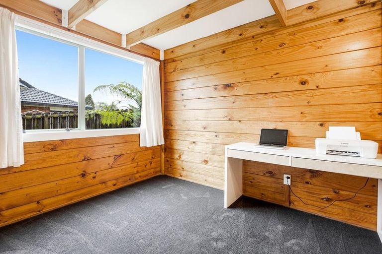 Photo of property in 9a Madigan Place, Glendene, Auckland, 0602