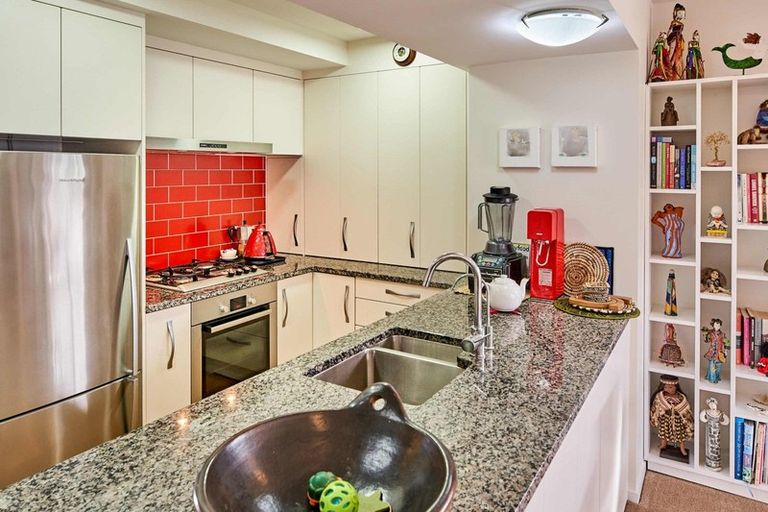 Photo of property in Sol Apartments, 12/37 Jessie Street, Te Aro, Wellington, 6011