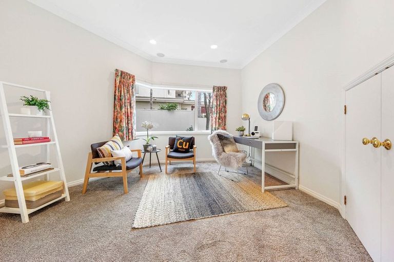 Photo of property in 56 Manor Park, Sunnyhills, Auckland, 2010