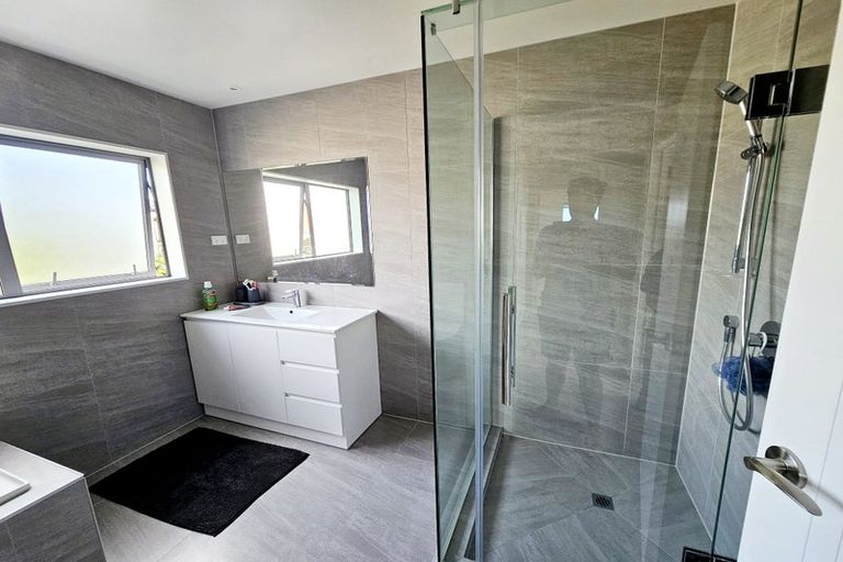 Photo of property in 247c Glenfield Road, Hillcrest, Auckland, 0627