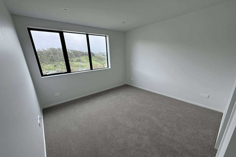 Photo of property in 38 Turtleback Avenue, Whitby, 5024