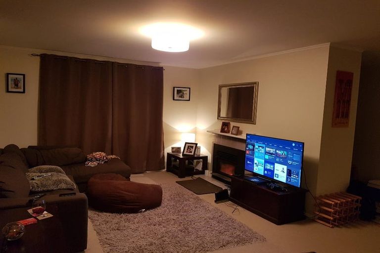 Photo of property in 5 Hillary Street, Tawa, Wellington, 5028