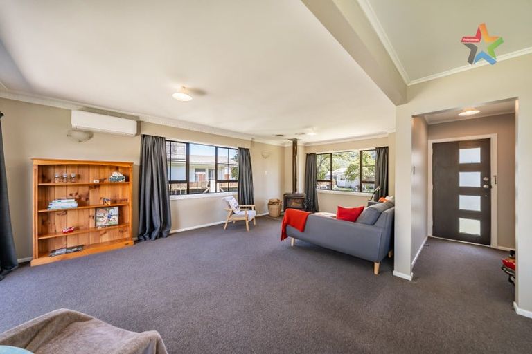 Photo of property in 3 Snell Grove, Clouston Park, Upper Hutt, 5018