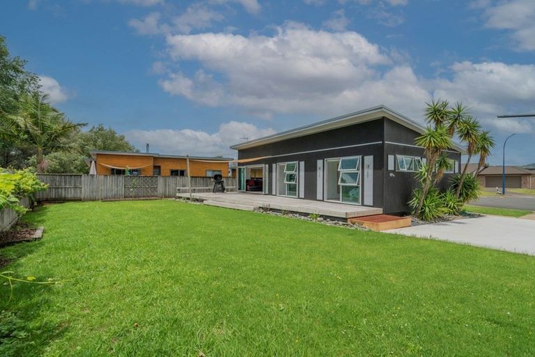 Photo of property in 35 Carina Way, Whitianga, 3510