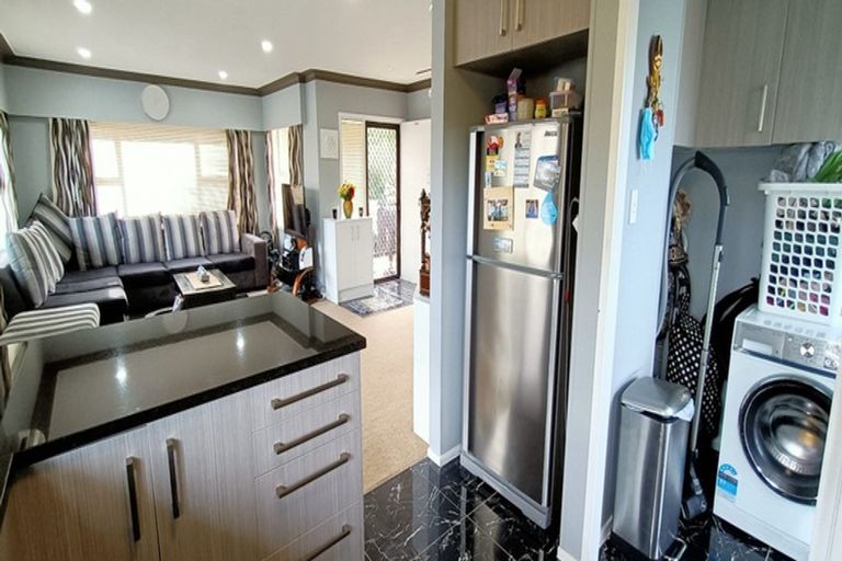 Photo of property in 1/63 Chartwell Avenue, Glenfield, Auckland, 0629