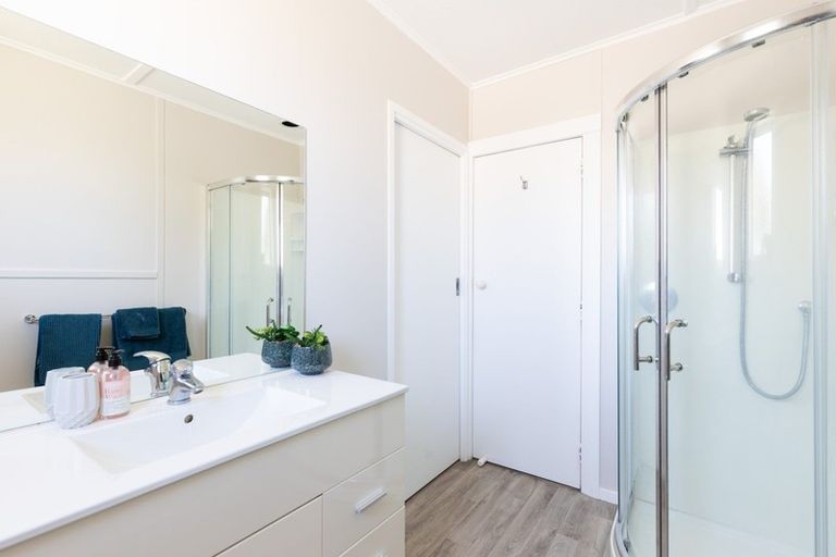 Photo of property in 6 High Street West, Waitara, 4320