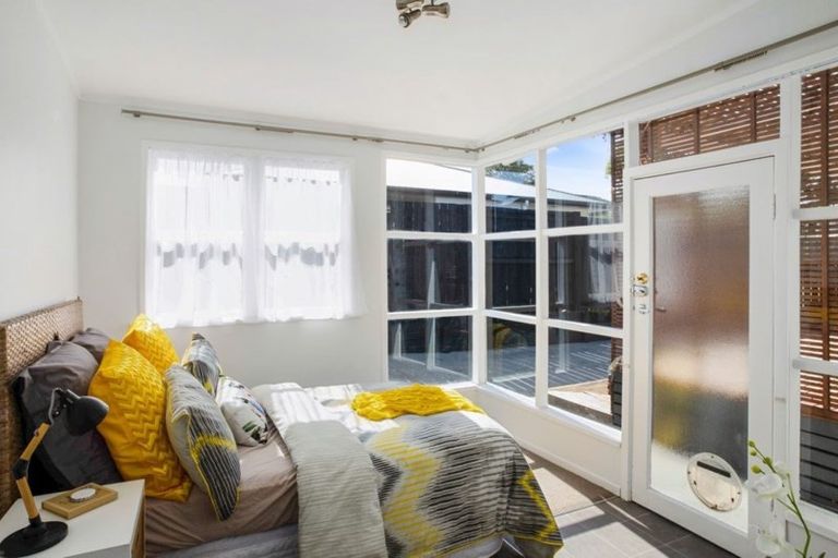 Photo of property in 24 Ingram Street, Papakura, 2110