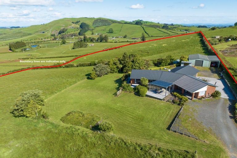 Photo of property in 118 Paparata Road, Bombay, 2675