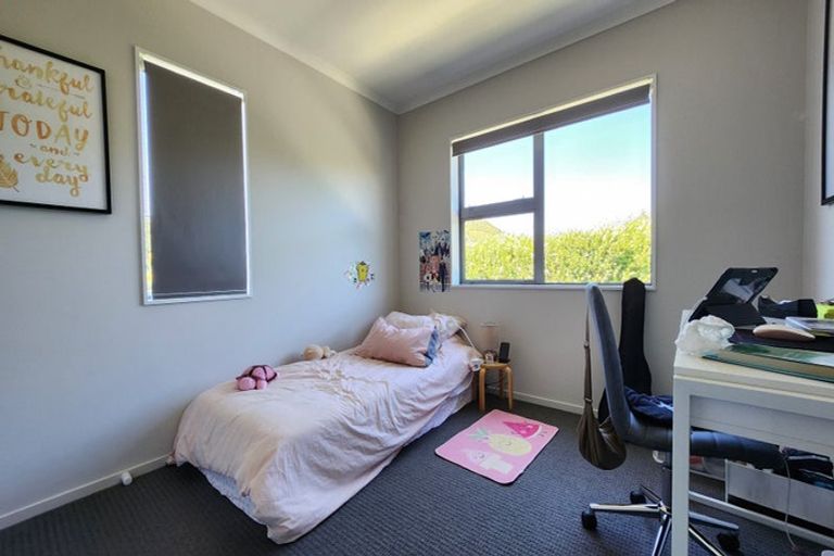 Photo of property in 260 Mark Avenue, Grenada Village, Wellington, 6037