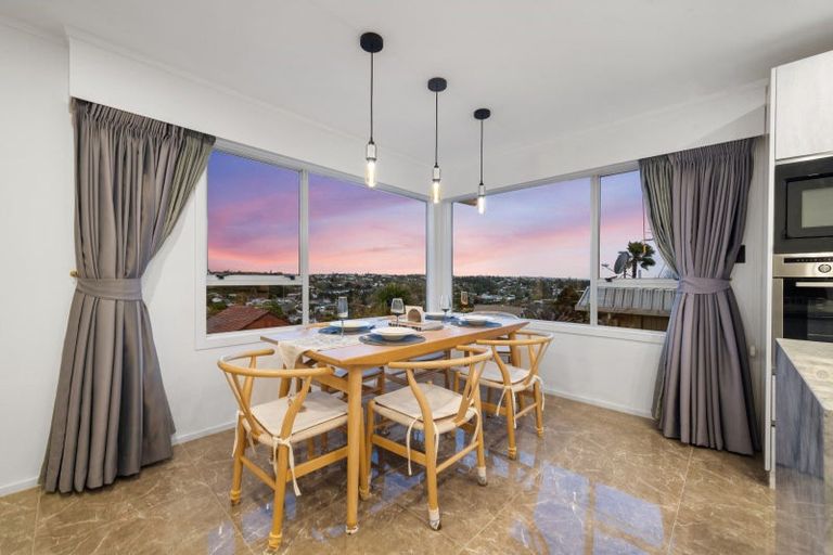 Photo of property in 1/43 Shanaway Rise, Hillcrest, Auckland, 0627