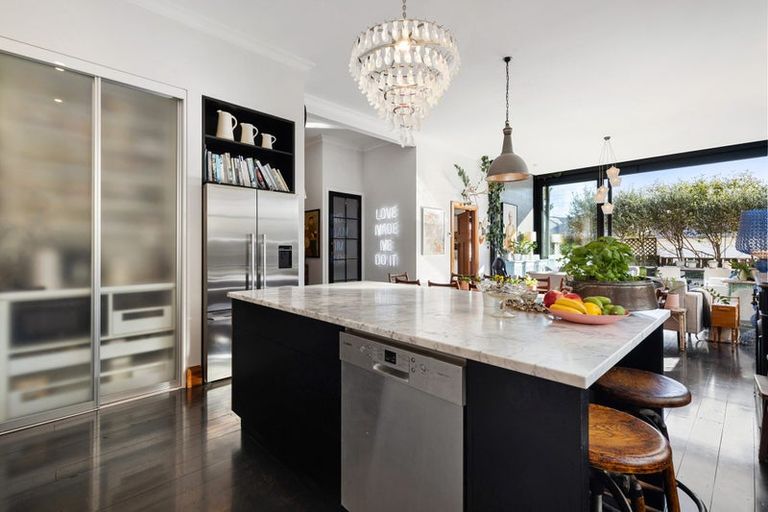 Photo of property in 68 Brougham Street, Mount Victoria, Wellington, 6011