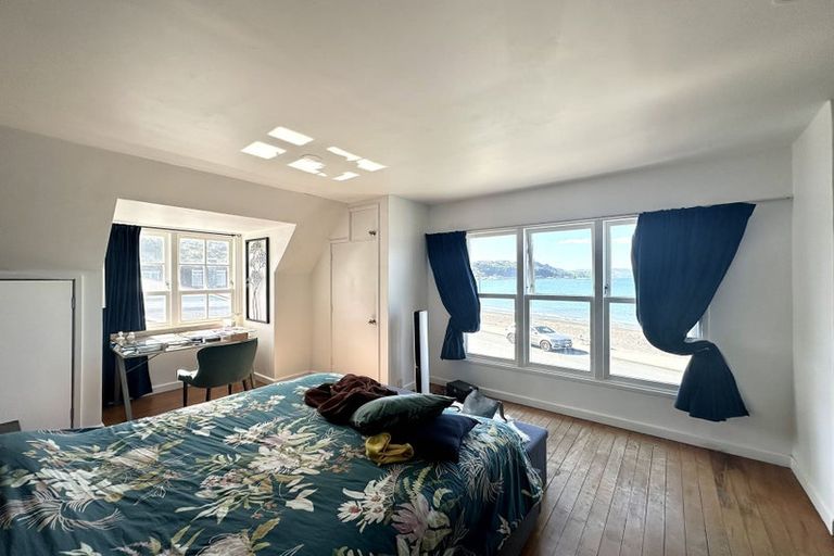 Photo of property in 35a Marine Parade, Seatoun, Wellington, 6022