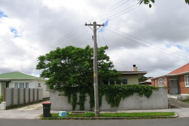 Photo of property in 8 Humariri Street, Point Chevalier, Auckland, 1022