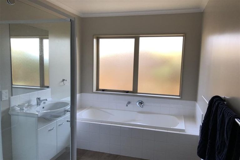 Photo of property in 34 Ngawhatu Road, Stoke, Nelson, 7011