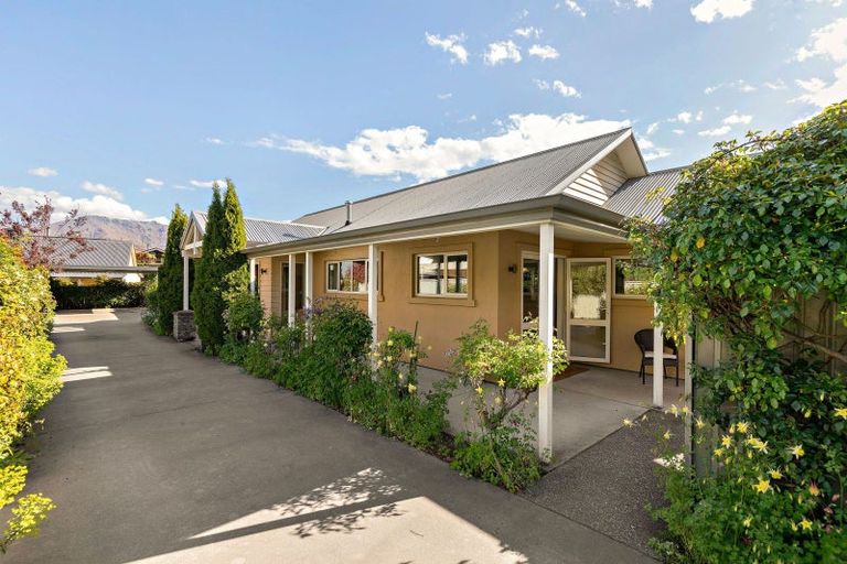 Photo of property in 62 Adamson Drive, Arrowtown, 9302