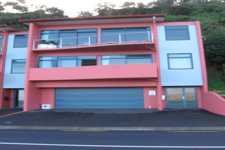 Photo of property in 22 Moana Road, Plimmerton, Porirua, 5026