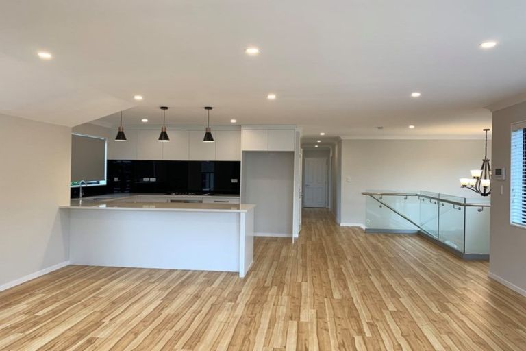 Photo of property in 6a Wiriana Place, Stanmore Bay, Whangaparaoa, 0932