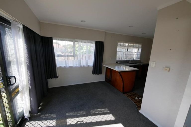 Photo of property in 2/36a Clevedon Road, Papakura, 2110