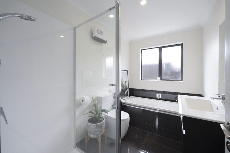 Photo of property in 18 Grey Way, Russley, Christchurch, 8042