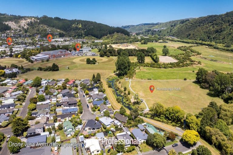 Photo of property in 1/4 Parera Grove, Heretaunga, Upper Hutt, 5018