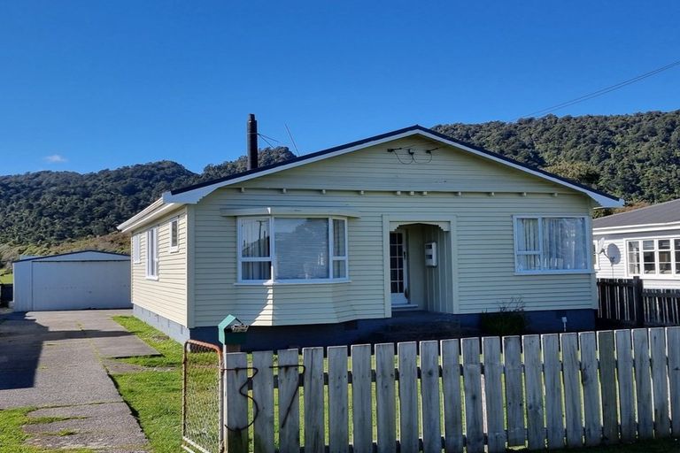 Photo of property in 37 Monro Street, Cobden, Greymouth, 7802