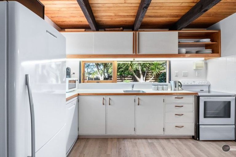 Photo of property in 6 Rondane Place, Tirohanga, Lower Hutt, 5010