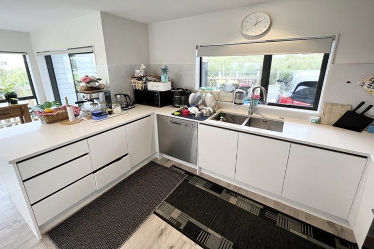 Photo of property in 15 Tahingamanu Road, Hobsonville, Auckland, 0616