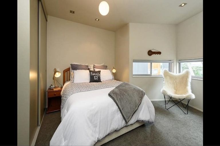 Photo of property in 8/2 Onslow Road, Khandallah, Wellington, 6035