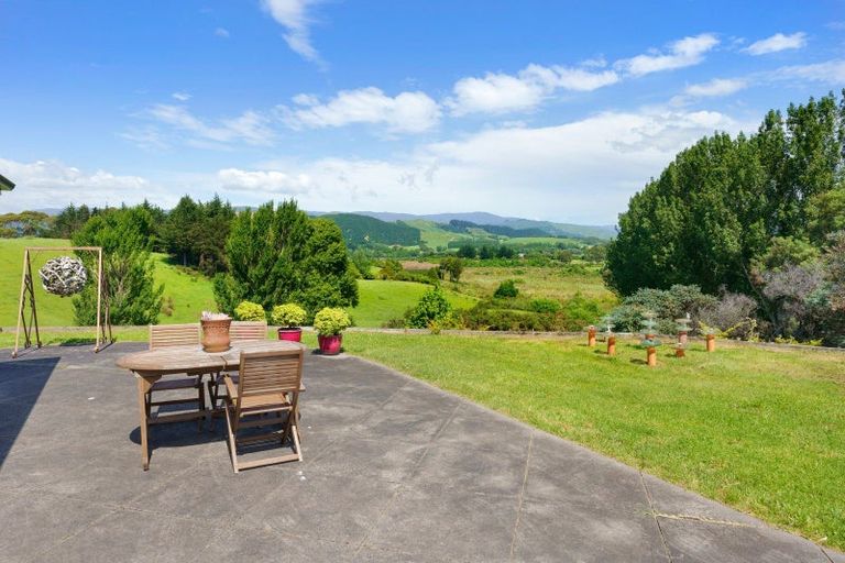 Photo of property in 205 Taylors Road, Otaki, 5583