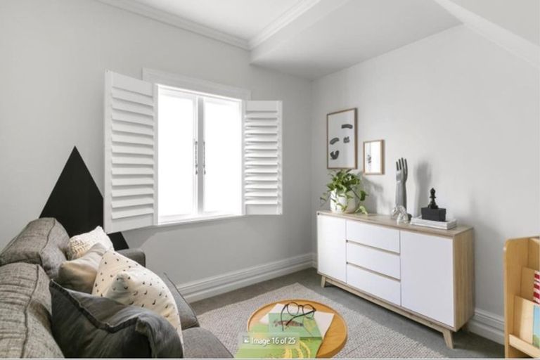 Photo of property in 25 Roslyn Terrace, Stanley Point, Auckland, 0624