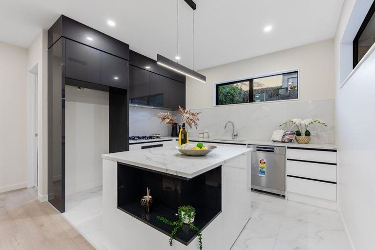 Photo of property in 184a Waimumu Road, Massey, Auckland, 0614