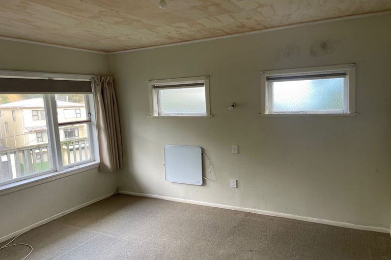 Photo of property in 23 Melrose Road, Island Bay, Wellington, 6023