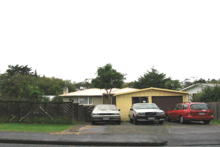 Photo of property in 8 Lucinda Place, Glen Eden, Auckland, 0602