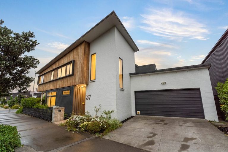 Photo of property in 37 Wallace Road, Hobsonville, Auckland, 0616