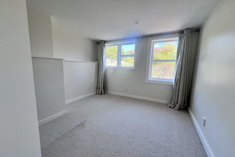 Photo of property in 100 Sidlaw Street, Strathmore Park, Wellington, 6022